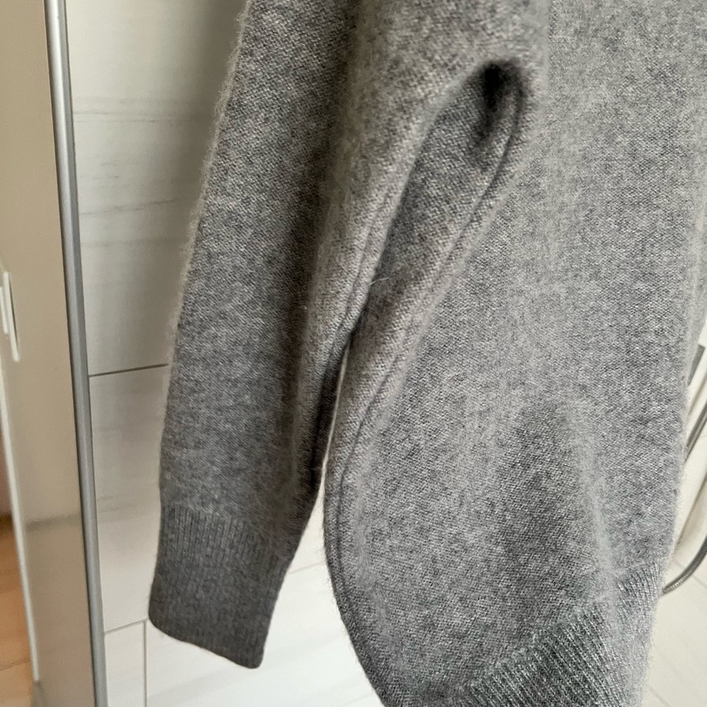 Vince Boiled Cashmere  Funnel-Neck Sweater in Gray -Size XS - Picture 4 of 9